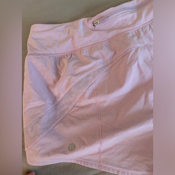 Lululemon Lavender Shorts Size 8 - Picture 3 of 5